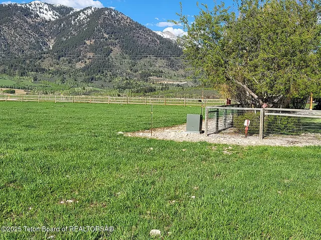 $180,000 | 3-4 County Road 122, Bedford, WY 83112