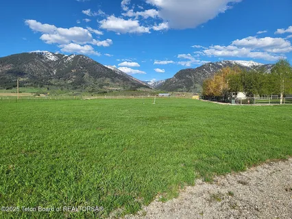 $180,000 | 3-4 County Road 122, Bedford, WY 83112