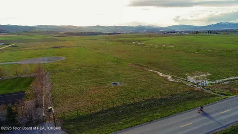 $180,000 | 3-4 County Road 122, Bedford, WY 83112