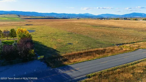 $180,000 | 3-4 County Road 122, Bedford, WY 83112