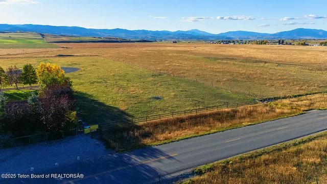 $180,000 | 3-4 County Road 122, Bedford, WY 83112