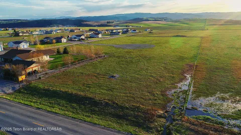 $180,000 | 3-4 County Road 122, Bedford, WY 83112