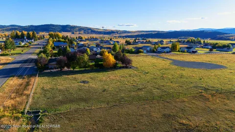 $180,000 | 3-4 County Road 122, Bedford, WY 83112