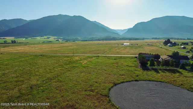 $180,000 | 3-4 County Road 122, Bedford, WY 83112