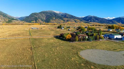 $180,000 | 3-4 County Road 122, Bedford, WY 83112