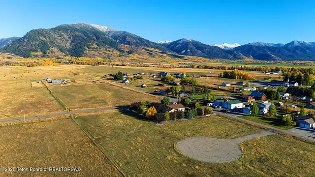 $180,000 | 3-4 County Road 122, Bedford, WY 83112