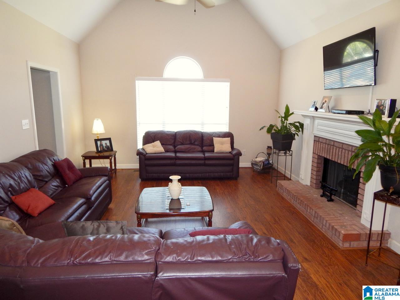 2809 Red Leaf Circle Bessemer, AL 35023 - Photo 5 of 22