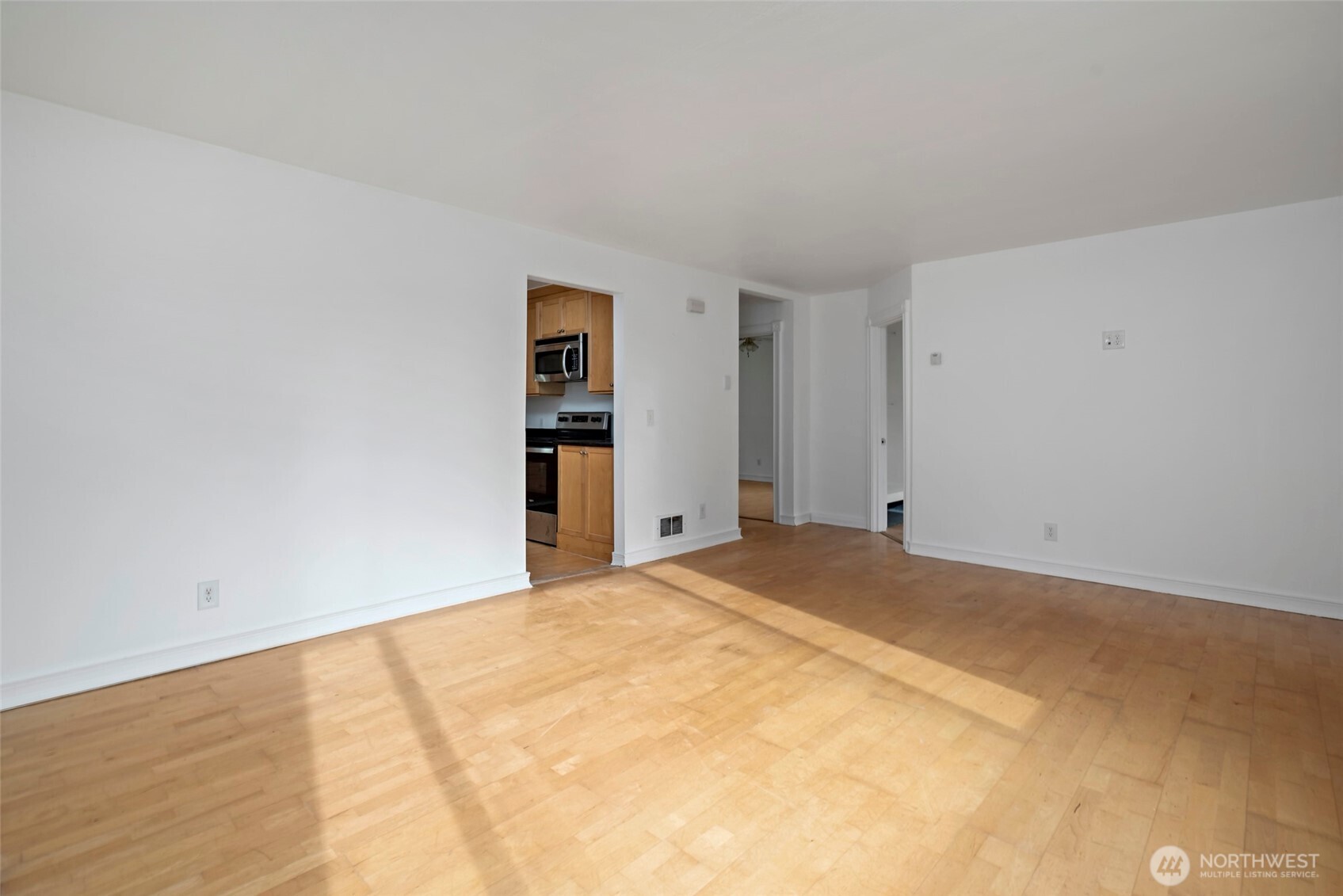 544 Easy Street Oak Harbor, WA 98277 - Photo 14 of 38