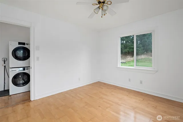 a view of entryway and hall