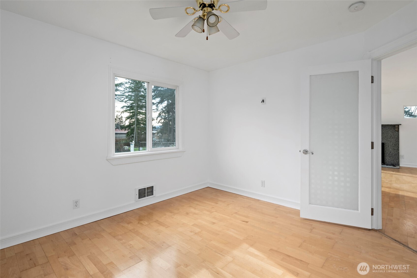 544 Easy Street Oak Harbor, WA 98277 - Photo 22 of 38