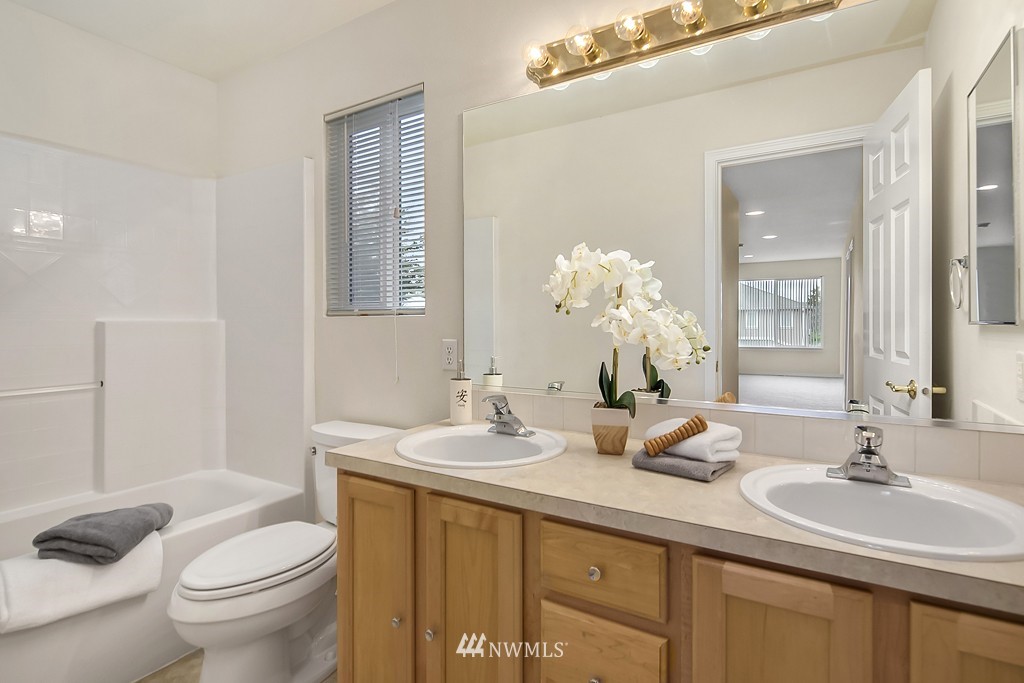 17728 110th Place Southeast Renton, WA 98055 - Photo 14 of 18
