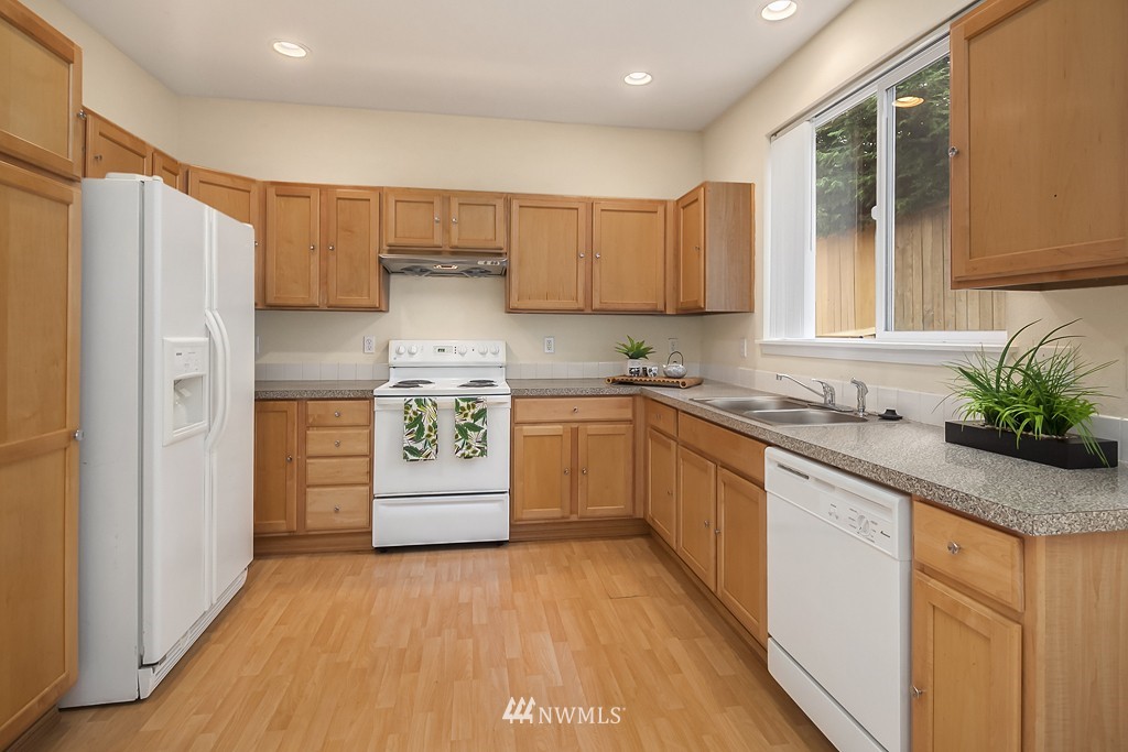 17728 110th Place Southeast Renton, WA 98055 - Photo 4 of 18