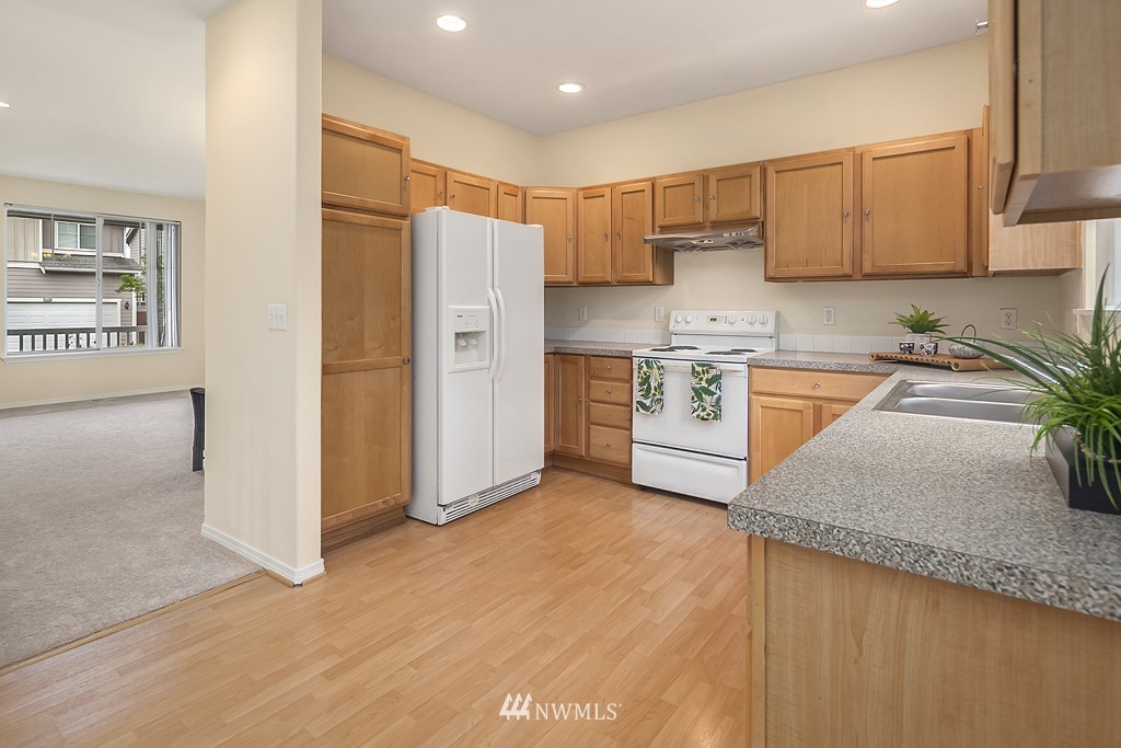 17728 110th Place Southeast Renton, WA 98055 - Photo 5 of 18