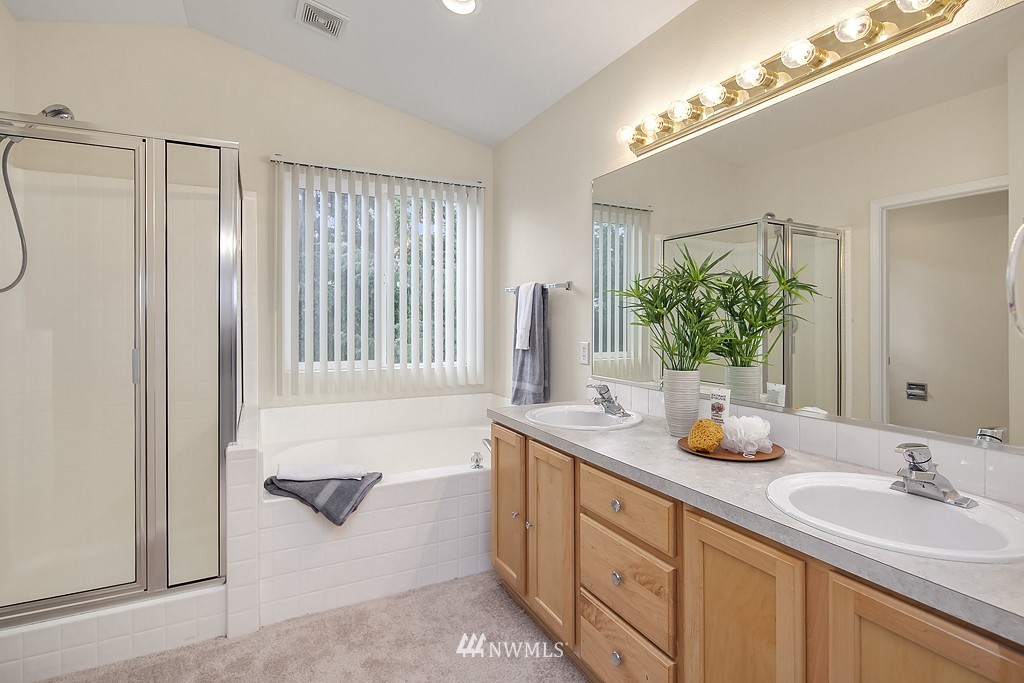 17728 110th Place Southeast Renton, WA 98055 - Photo 10 of 18