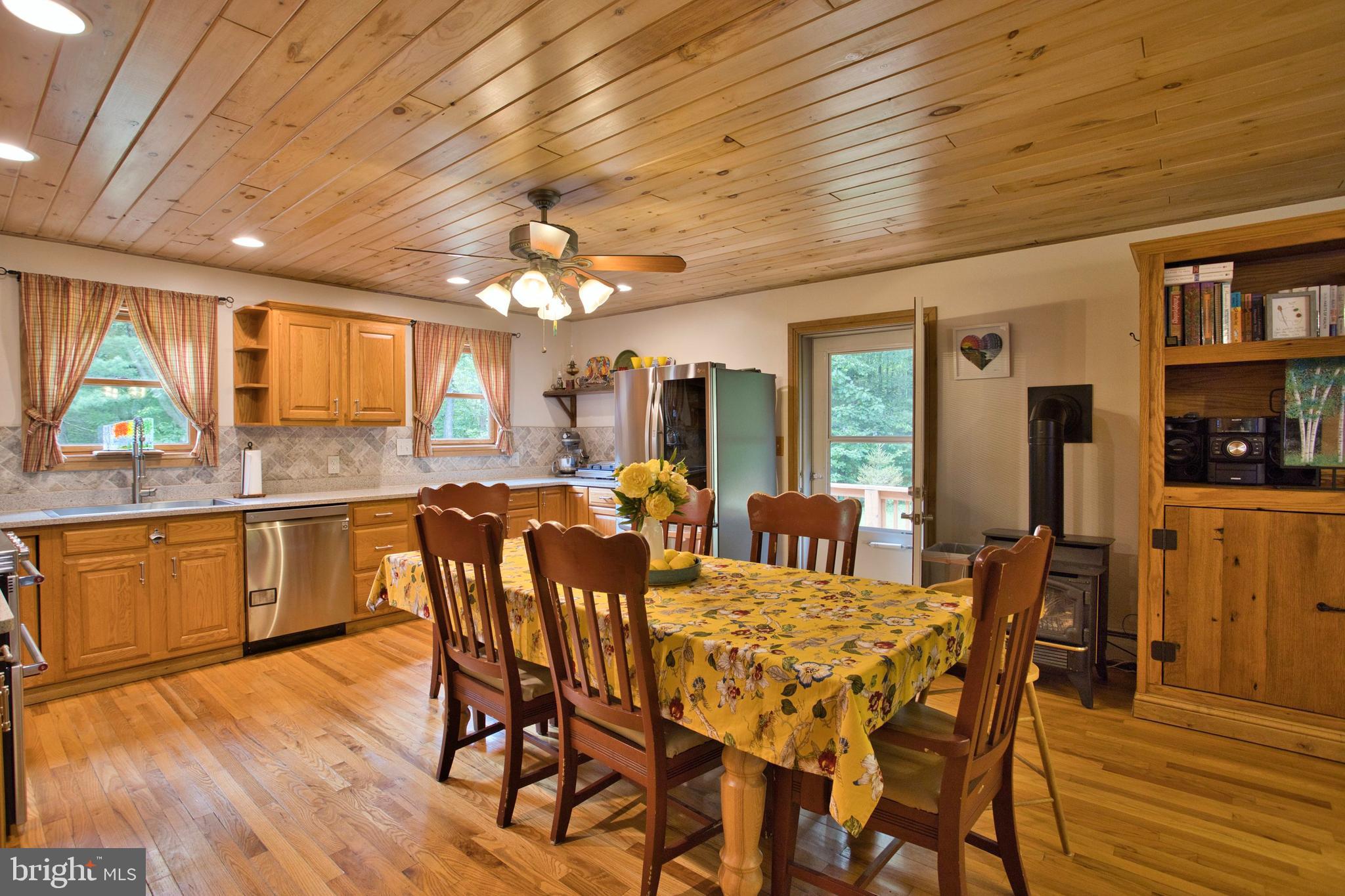 524 Bray School Road Oakland, MD 21550 - Photo 11 of 87 Dining Area