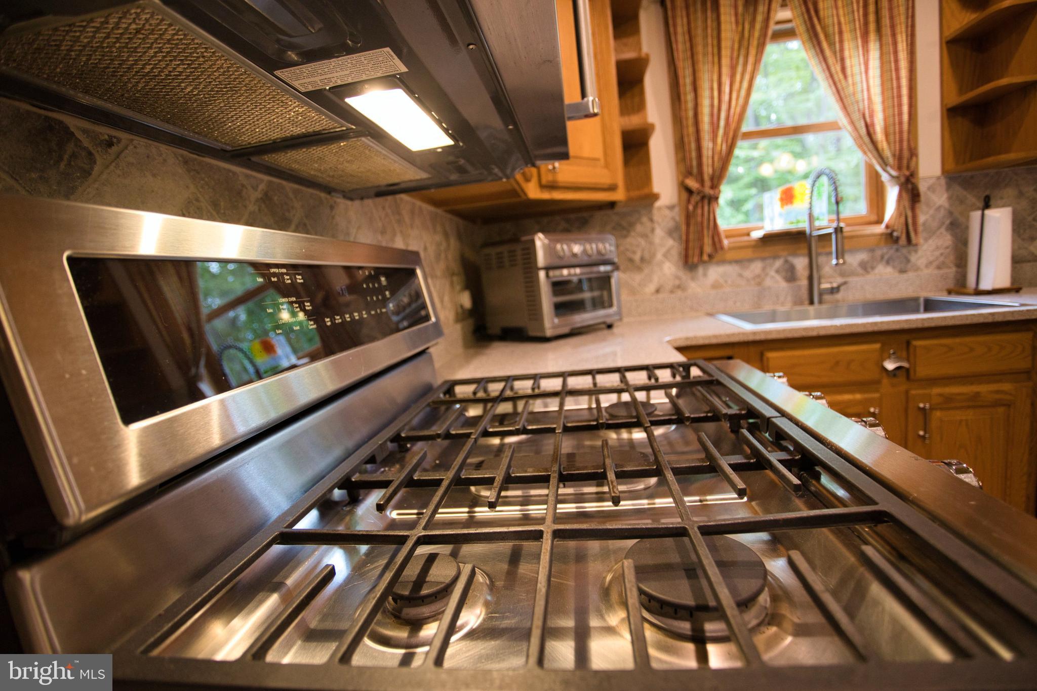 524 Bray School Road Oakland, MD 21550 - Photo 20 of 87 Gas Stove