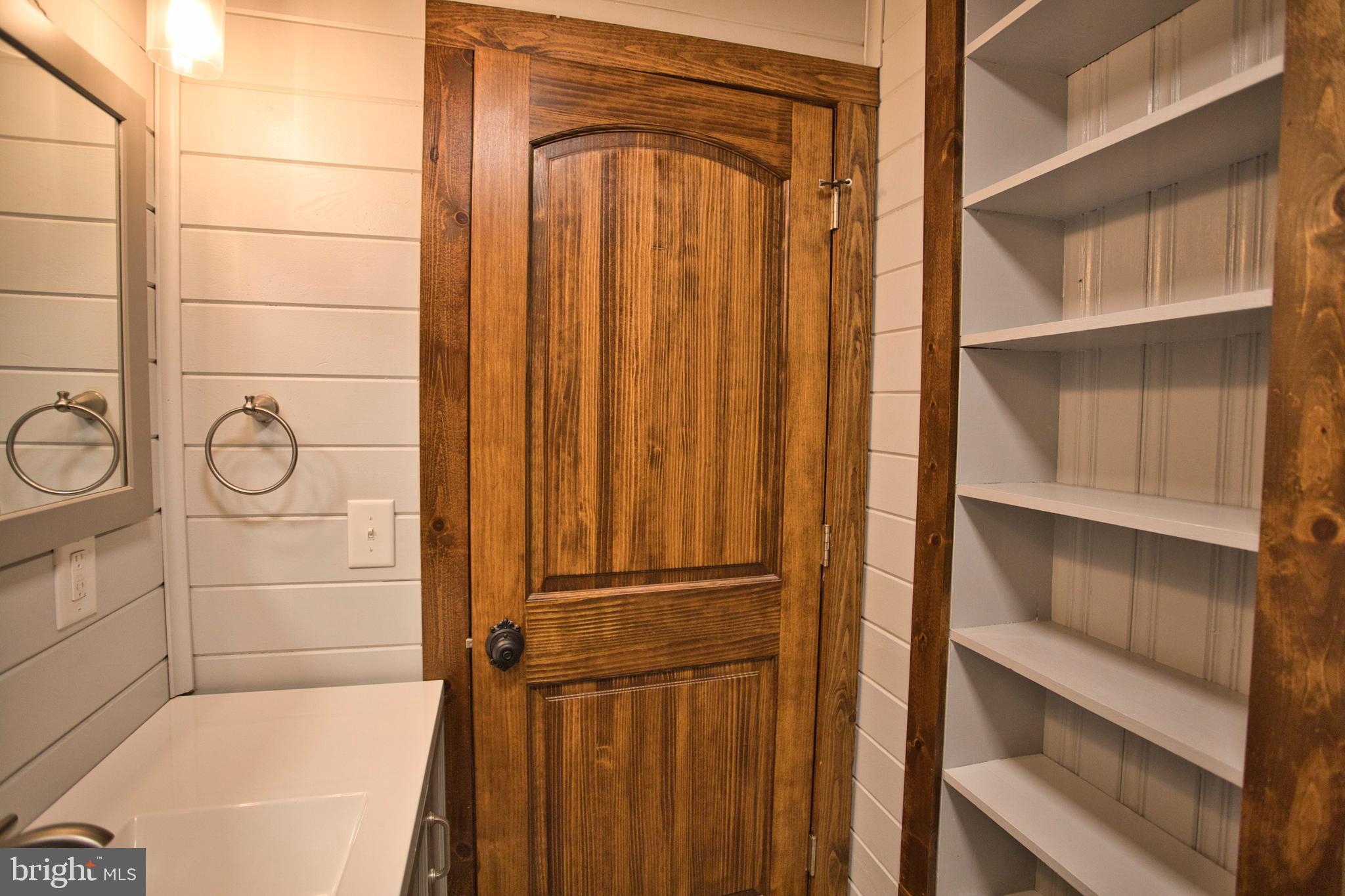 524 Bray School Road Oakland, MD 21550 - Photo 81 of 87 Apartment Bath Shelving