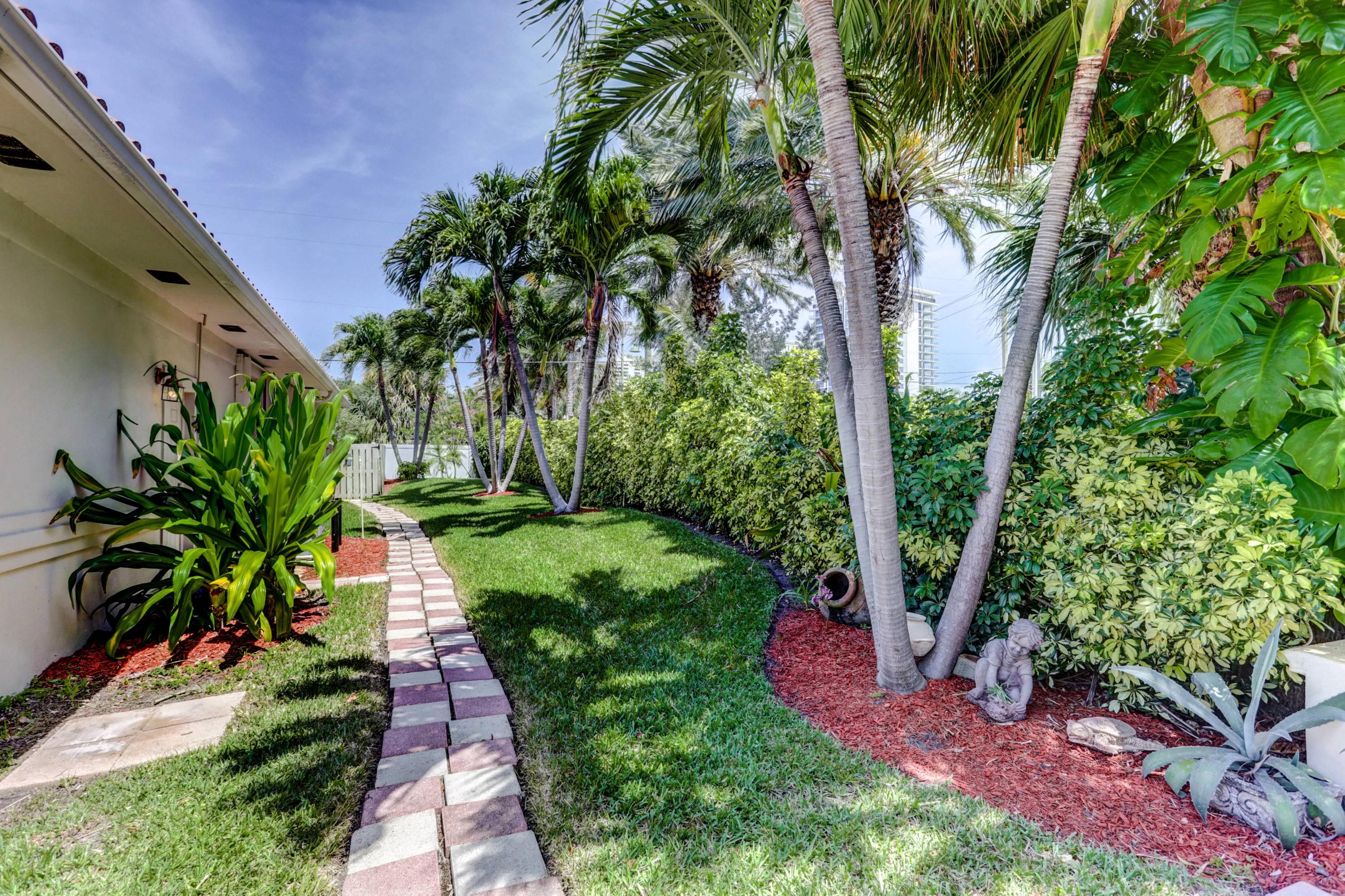 1260 Gulfstream Way Singer Island, FL 33404 - Photo 30 of 64 EXTERIOR