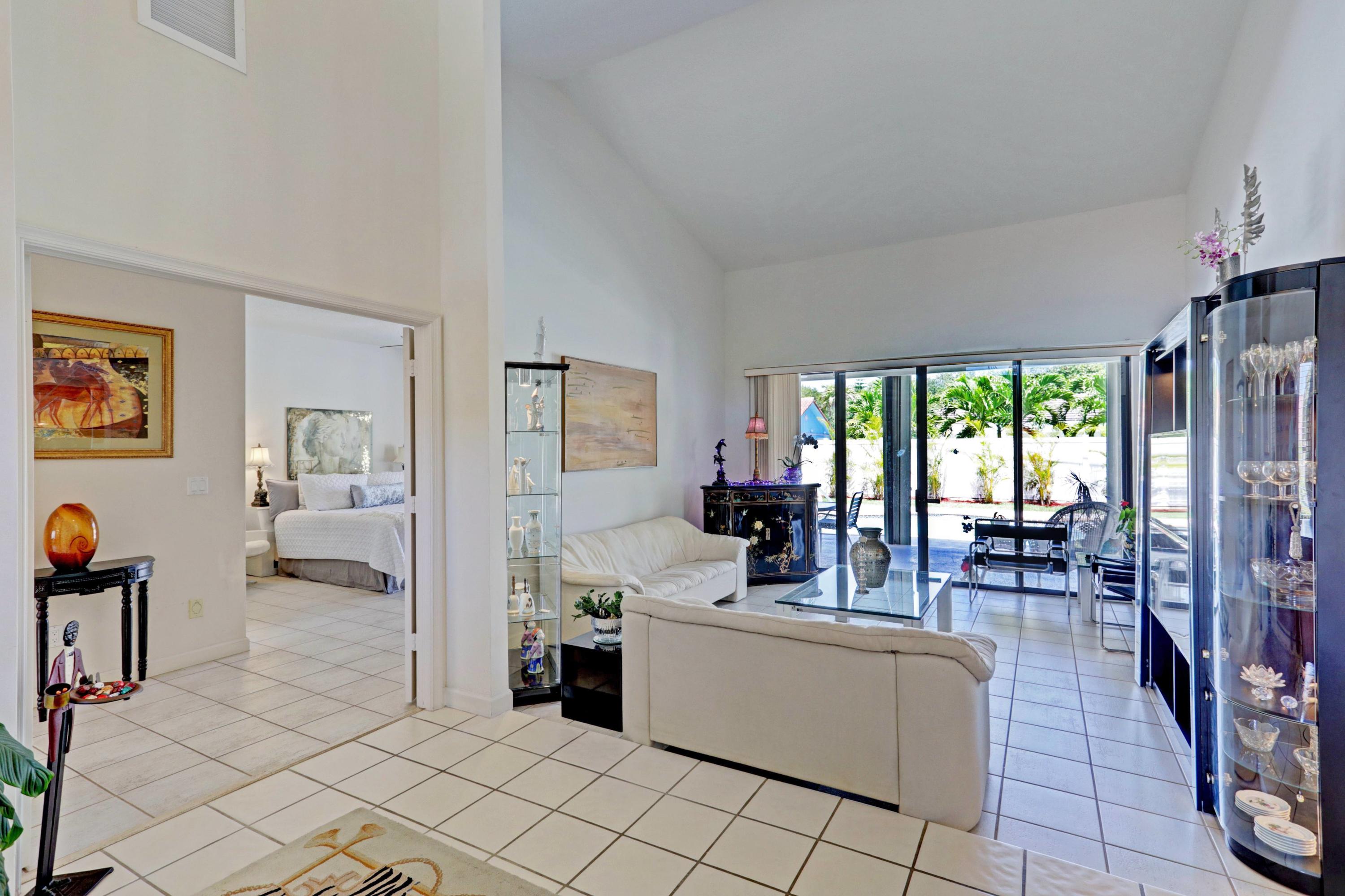 1260 Gulfstream Way Singer Island, FL 33404 - Photo 36 of 64 LIVING ROOM