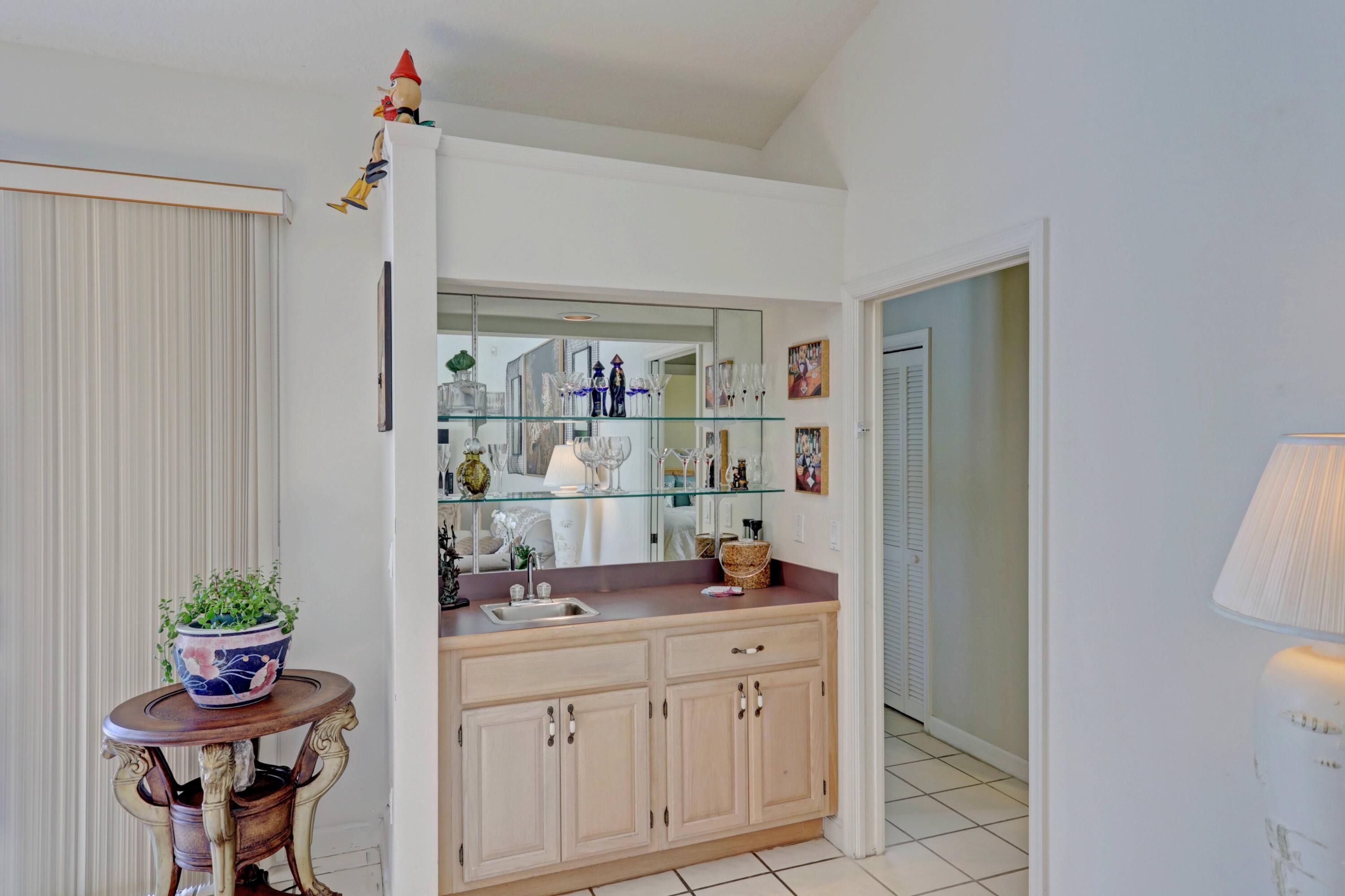 1260 Gulfstream Way Singer Island, FL 33404 - Photo 39 of 64 WET BAR
