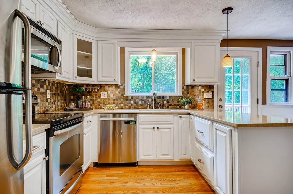 74 Wilmington Road Burlington, MA 01803 - Photo 10 of 25 Gallery Image 10