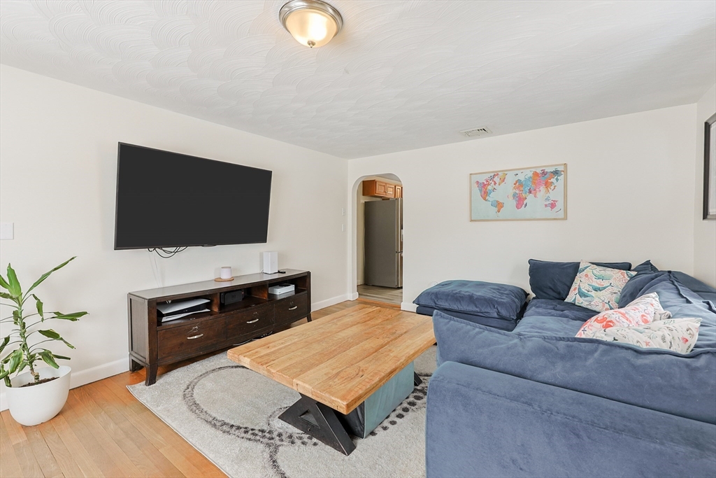 338 Mendon Road Attleboro, MA 02703 - Photo 20 of 39 Gallery Image 20