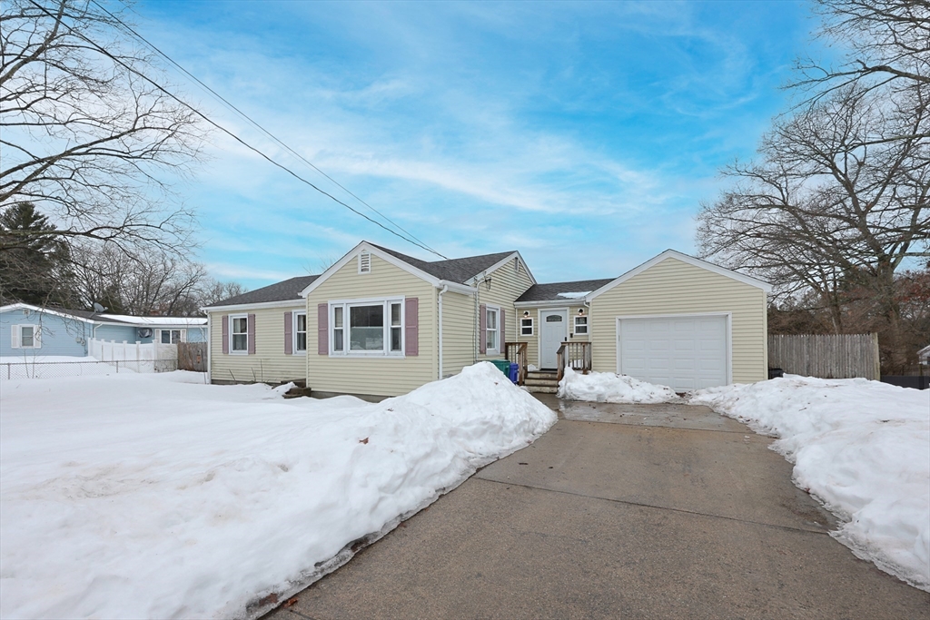 338 Mendon Road Attleboro, MA 02703 - Photo 3 of 39 Gallery Image 3