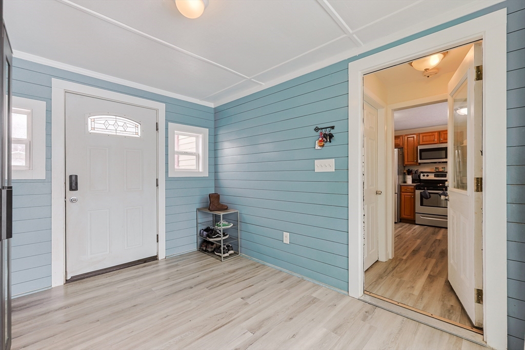 338 Mendon Road Attleboro, MA 02703 - Photo 8 of 39 Gallery Image 8