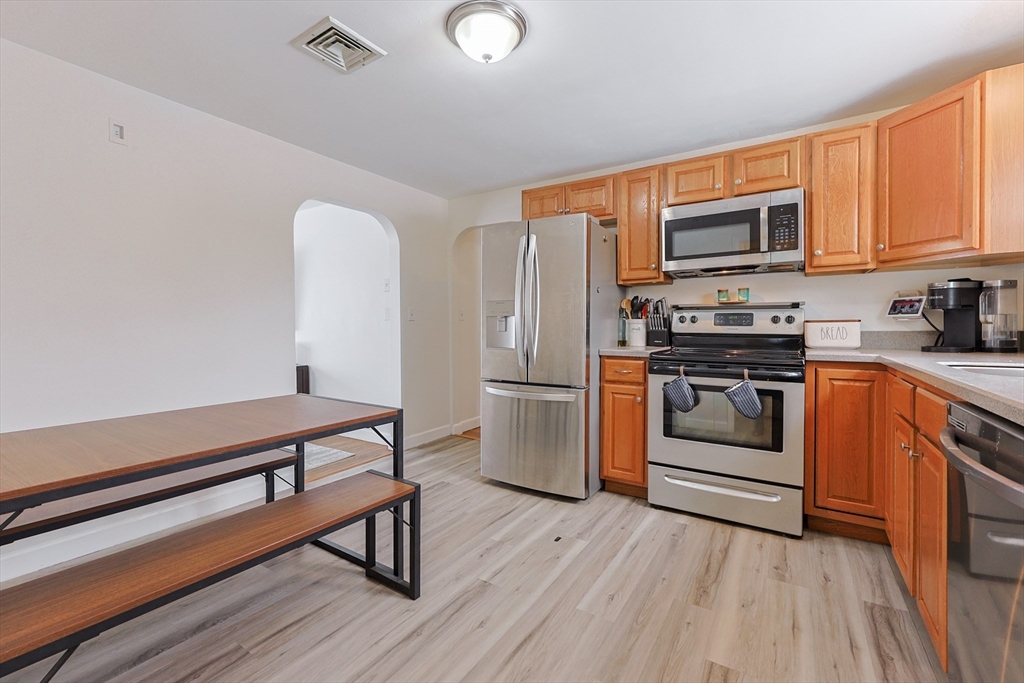 338 Mendon Road Attleboro, MA 02703 - Photo 10 of 39 Gallery Image 10