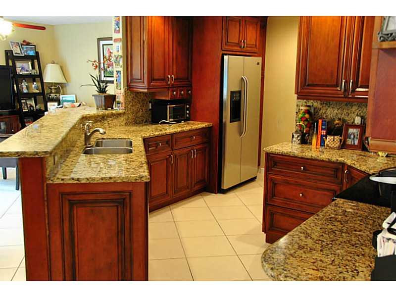 23458 Torre Circle Boca Raton, FL 33433 - Photo 4 of 18 Kitchen