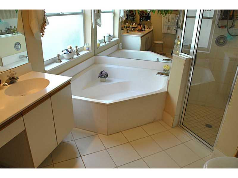 23458 Torre Circle Boca Raton, FL 33433 - Photo 6 of 18 Bathroom Master