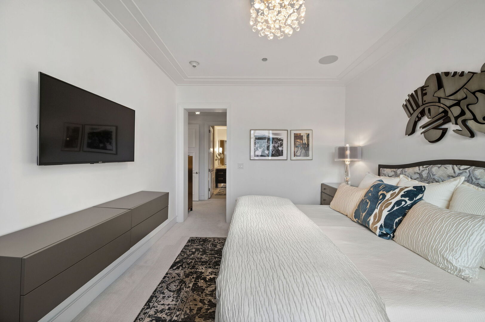 118 East Erie Street, Unit 28F Chicago, IL 60611 - Photo 15 of 31