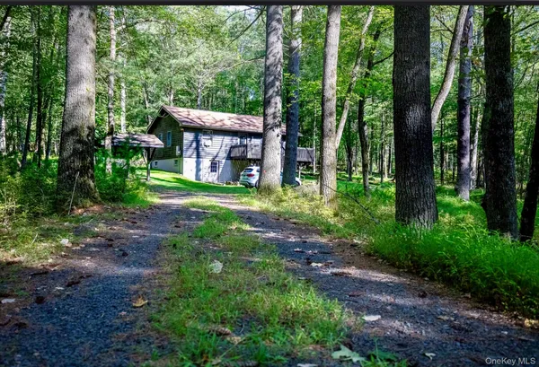 $420,000 | 30 Woods Road, Barryville, NY 12719
