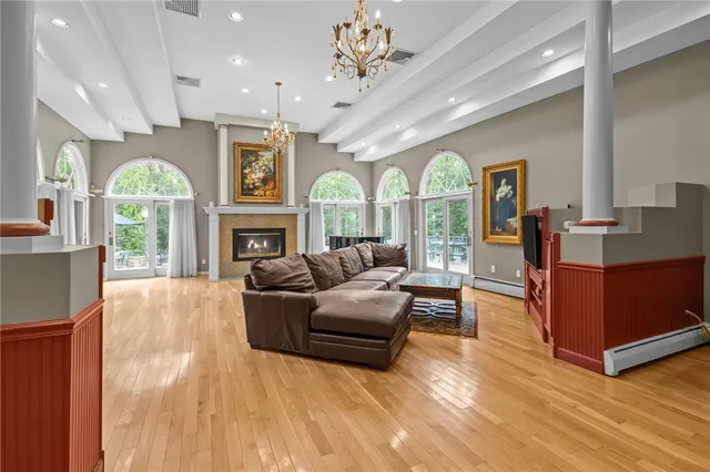 $1,050,000 | 266 Howard Avenue, Scituate, RI 02831