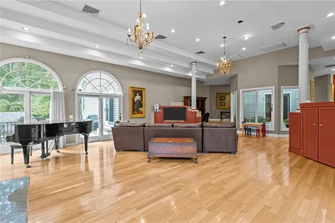 $1,050,000 | 266 Howard Avenue, Scituate, RI 02831