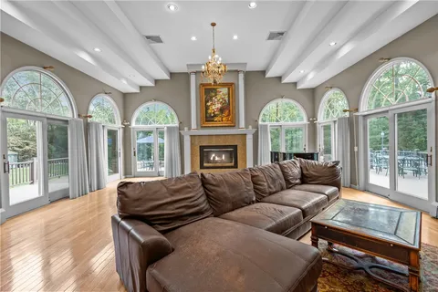 $1,050,000 | 266 Howard Avenue, Scituate, RI 02831