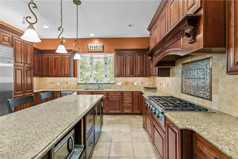 $1,050,000 | 266 Howard Avenue, Scituate, RI 02831