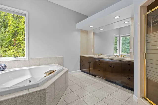 $1,050,000 | 266 Howard Avenue, Scituate, RI 02831