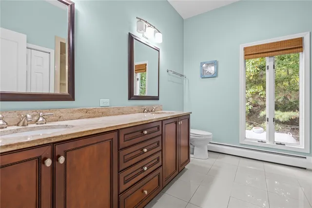 $1,050,000 | 266 Howard Avenue, Scituate, RI 02831