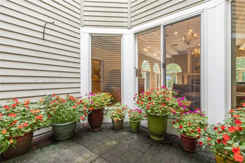 $1,050,000 | 266 Howard Avenue, Scituate, RI 02831