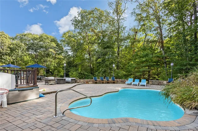 $1,050,000 | 266 Howard Avenue, Scituate, RI 02831