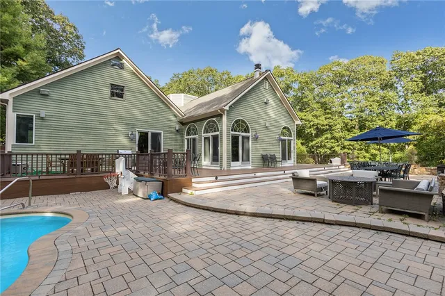 $1,050,000 | 266 Howard Avenue, Scituate, RI 02831