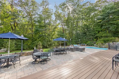 $1,050,000 | 266 Howard Avenue, Scituate, RI 02831