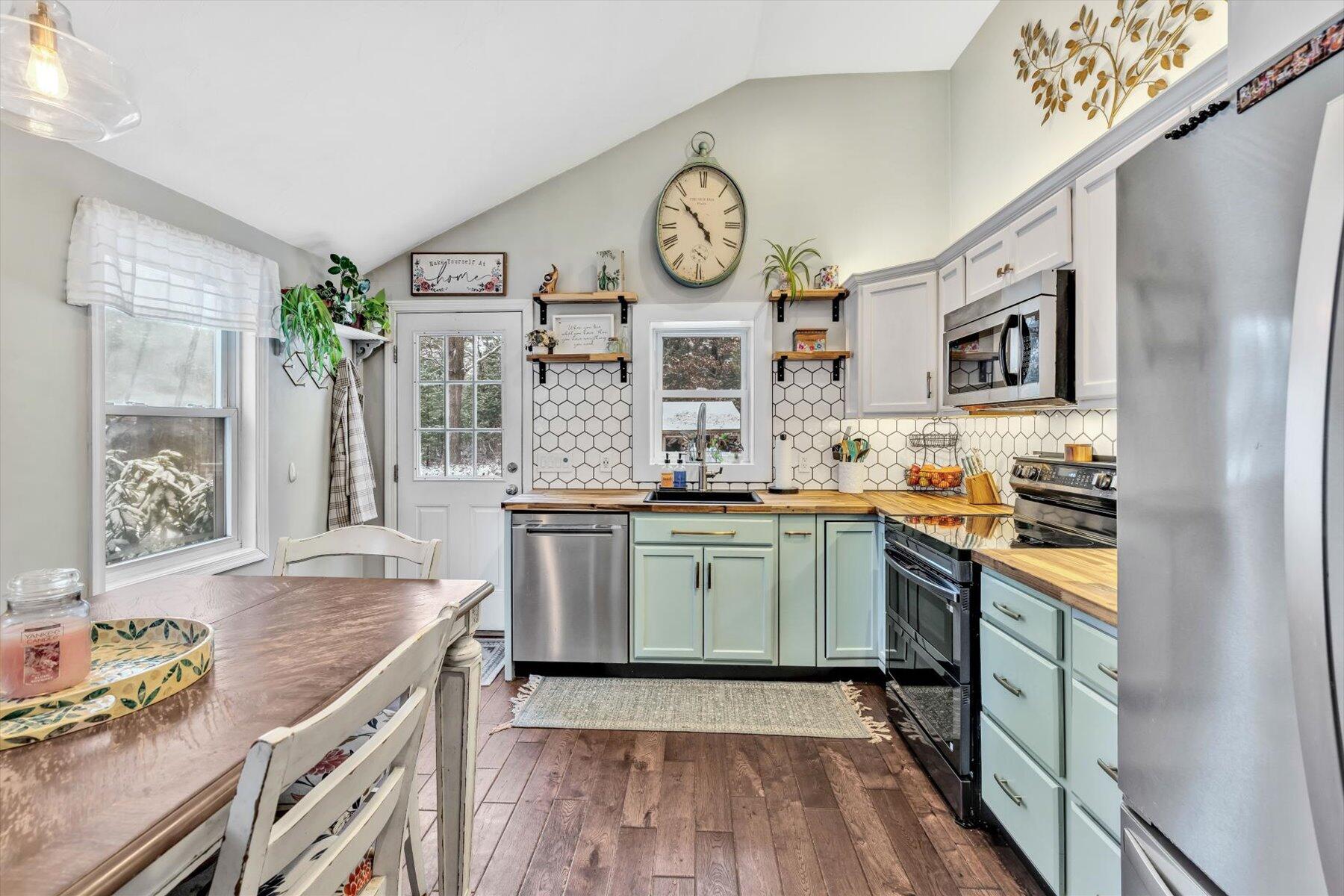 7 Summer Street Wareham, MA 02571 - Photo 2 of 41 21-IMGP2762