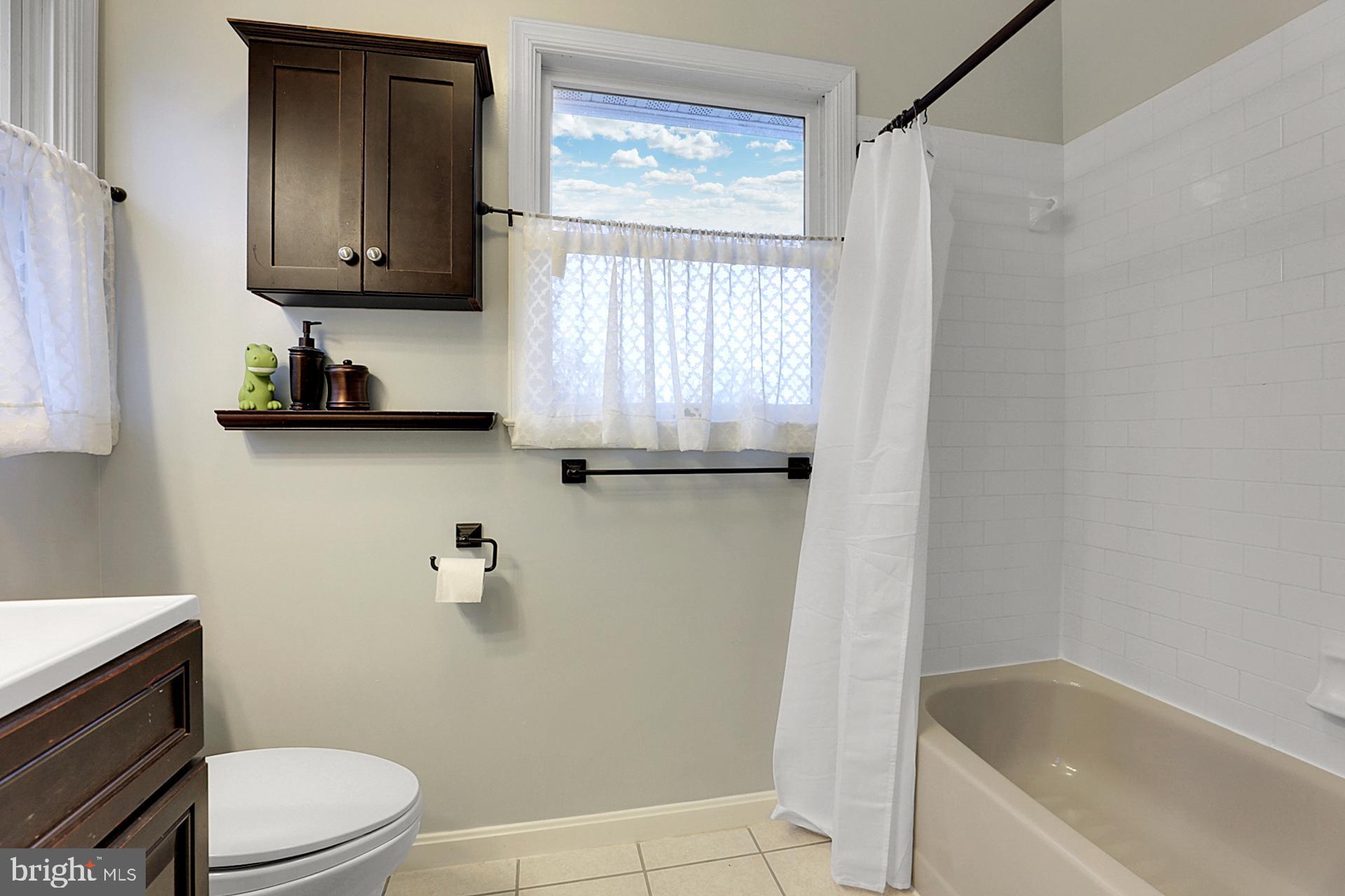 3008 Findley Road Kensington, MD 20895 - Photo 25 of 33 Primary en suite bathroom