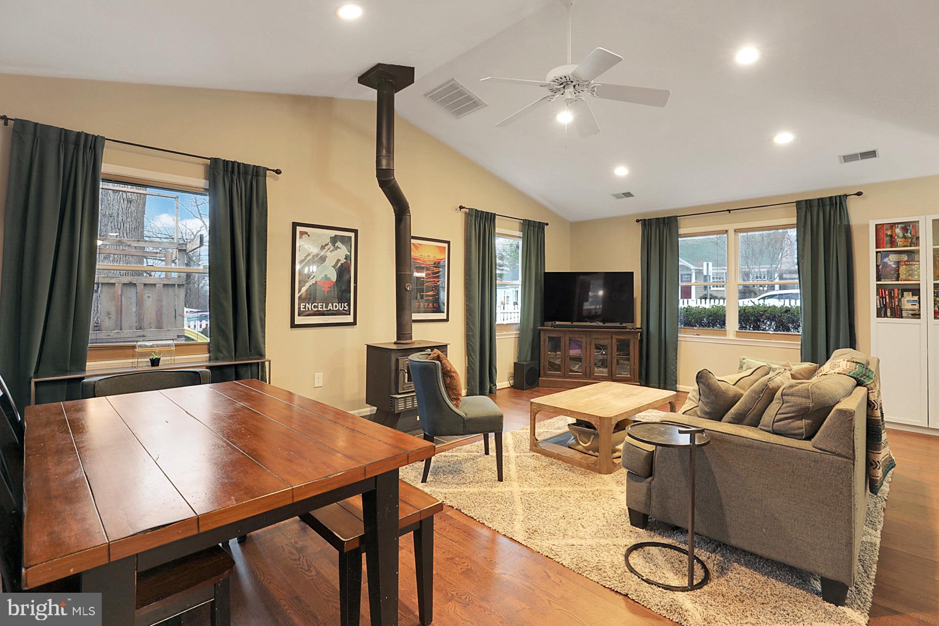 3008 Findley Road Kensington, MD 20895 - Photo 7 of 33 Family great room with cathedral ceilings