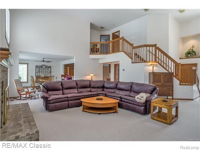 11635 Larkins Road Brighton, MI 48114 - Photo 8 of 12 Great room 2.jpg