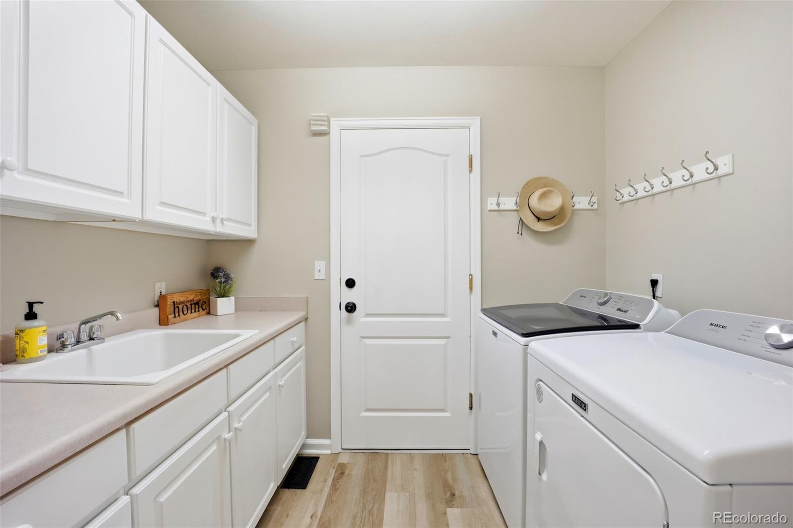 10061 South Fairgate Way Highlands Ranch, CO 80126 - Photo 18 of 50
