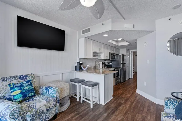 $254,900 | 161 Seawatch Drive, Unit 611, Myrtle Beach, SC 29572