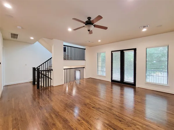 $3,275 | 1605 West 14th Street, Houston, TX 77008